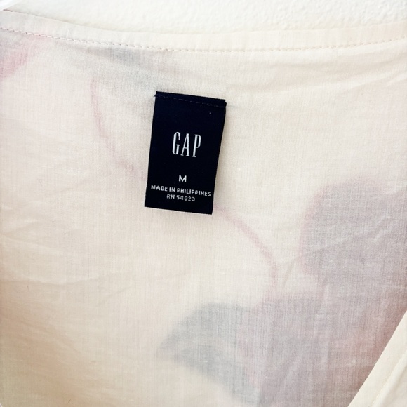 GAP Floral Wrap Top Size M Red Cream Cotton Cap Sleeve Blouse - Picture 12 of 13